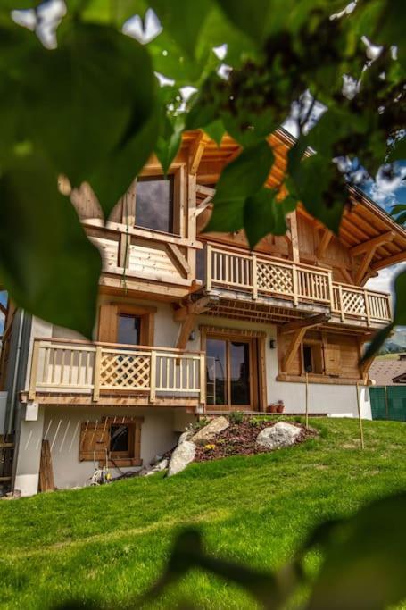 Dans Chalet, Coeur De Apartment