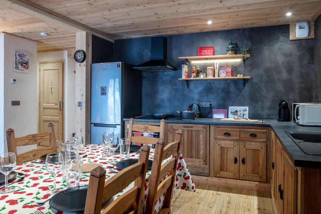 Dans Chalet, Coeur De Megève